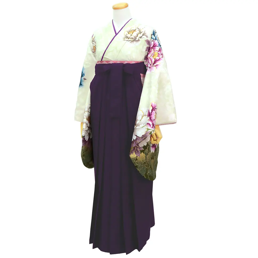 淡黄緑色に大輪の牡丹・紫袴（無地）（二尺袖）／卒業式／斜め