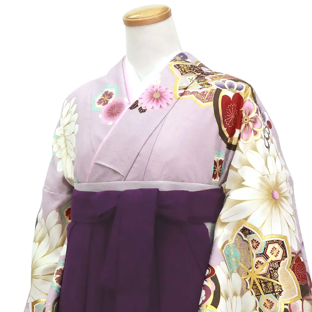 薄紫地にかわり椿と菊・紫袴（無地）（二尺袖）／卒業式／斜め詳細