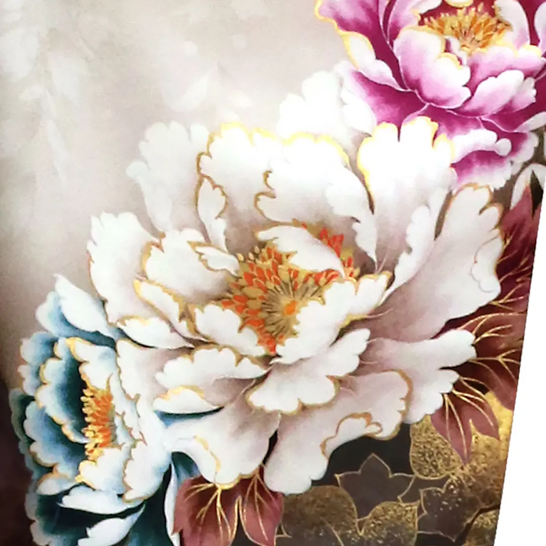 白灰地に大輪の牡丹・グレージュ袴（無地）（二尺袖）／卒業式／柄詳細