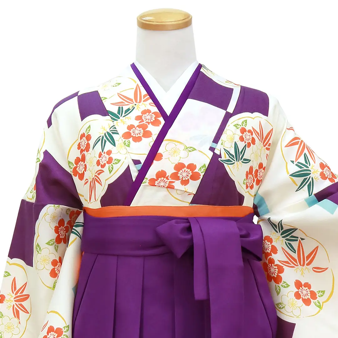 白地に紫のかわり格子と花丸紋・本紫袴（無地） （二尺袖）／卒業式／正面詳細