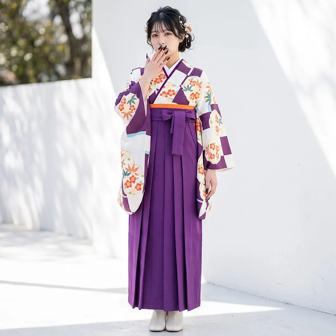 白地に紫のかわり格子と花丸紋・本紫袴（無地） （二尺袖）／卒業式 