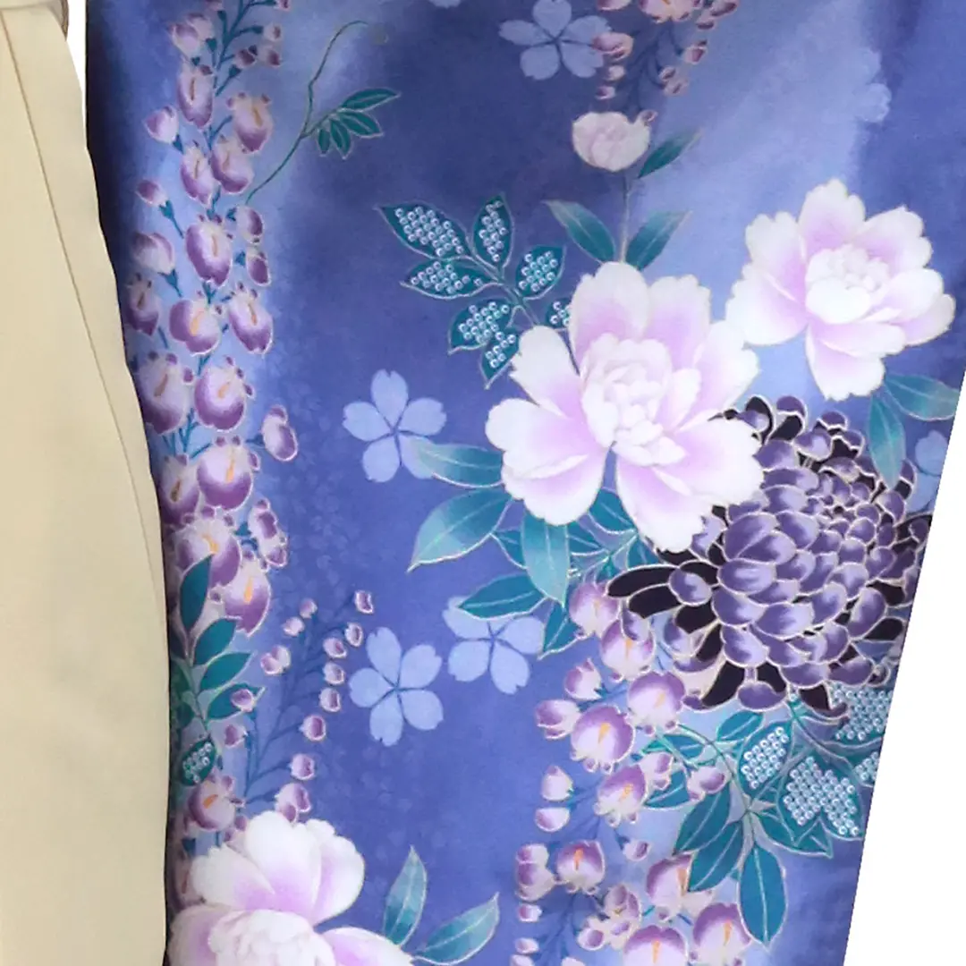 【人気セット】薄花桜地に藤とシャクヤクと菊・アイボリー袴（無地） （二尺袖）／卒業式／柄詳細