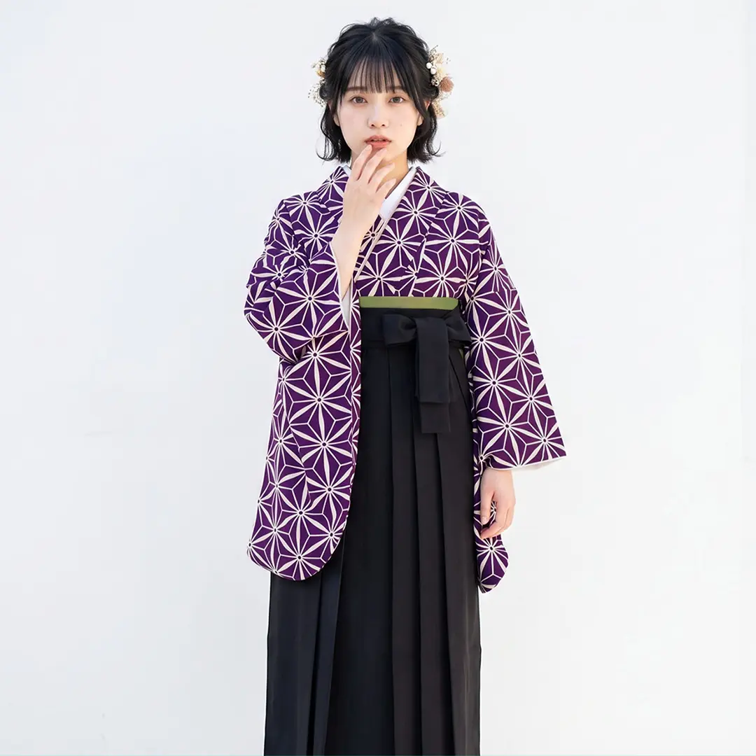 紫地に麻の葉・黒袴（無地） （二尺袖）／卒業式／着用イメージ