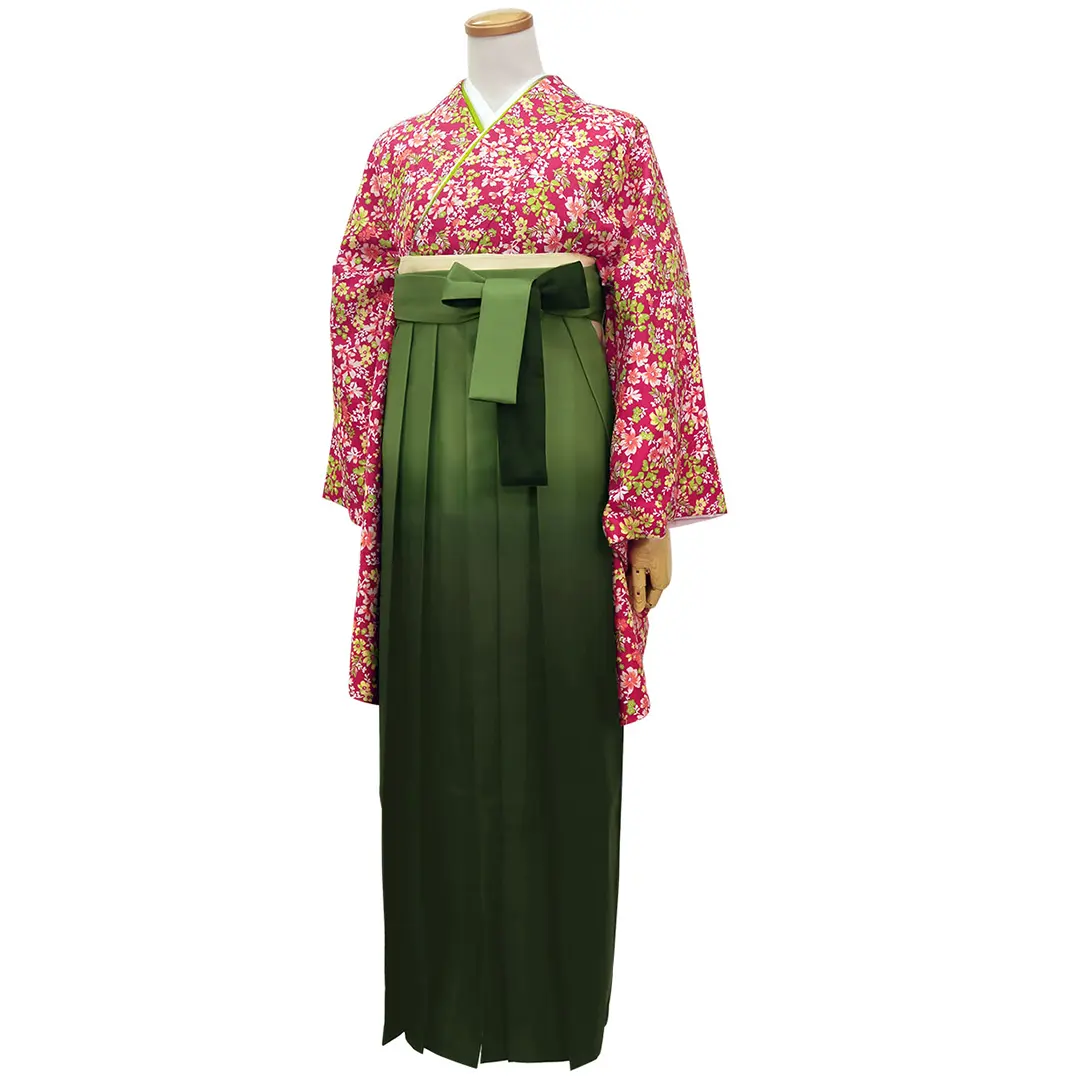 赤地に小花・緑袴（ぼかし） （二尺袖）／卒業式／斜め