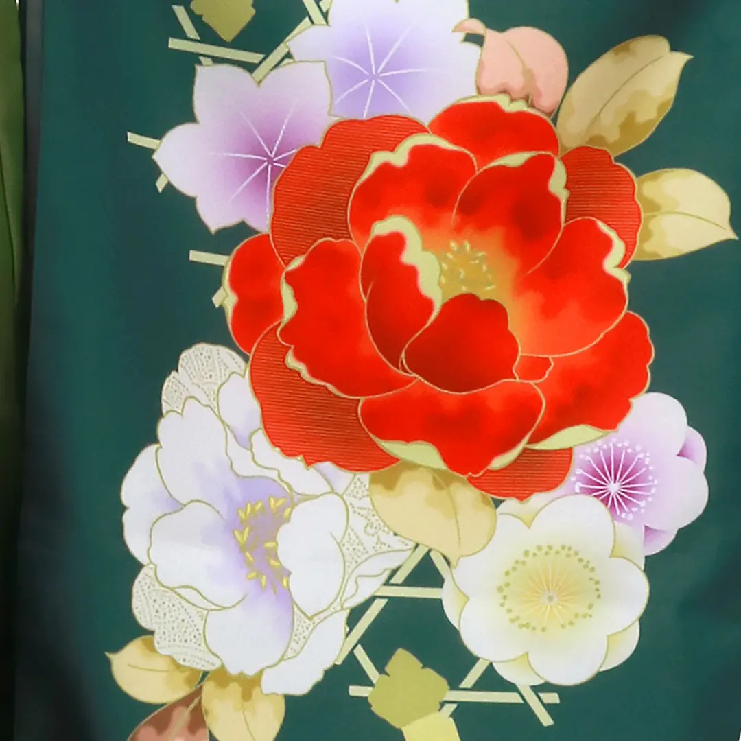 青緑に牡丹・緑袴（ぼかし）（二尺袖）／卒業式／斜め詳細／柄詳細