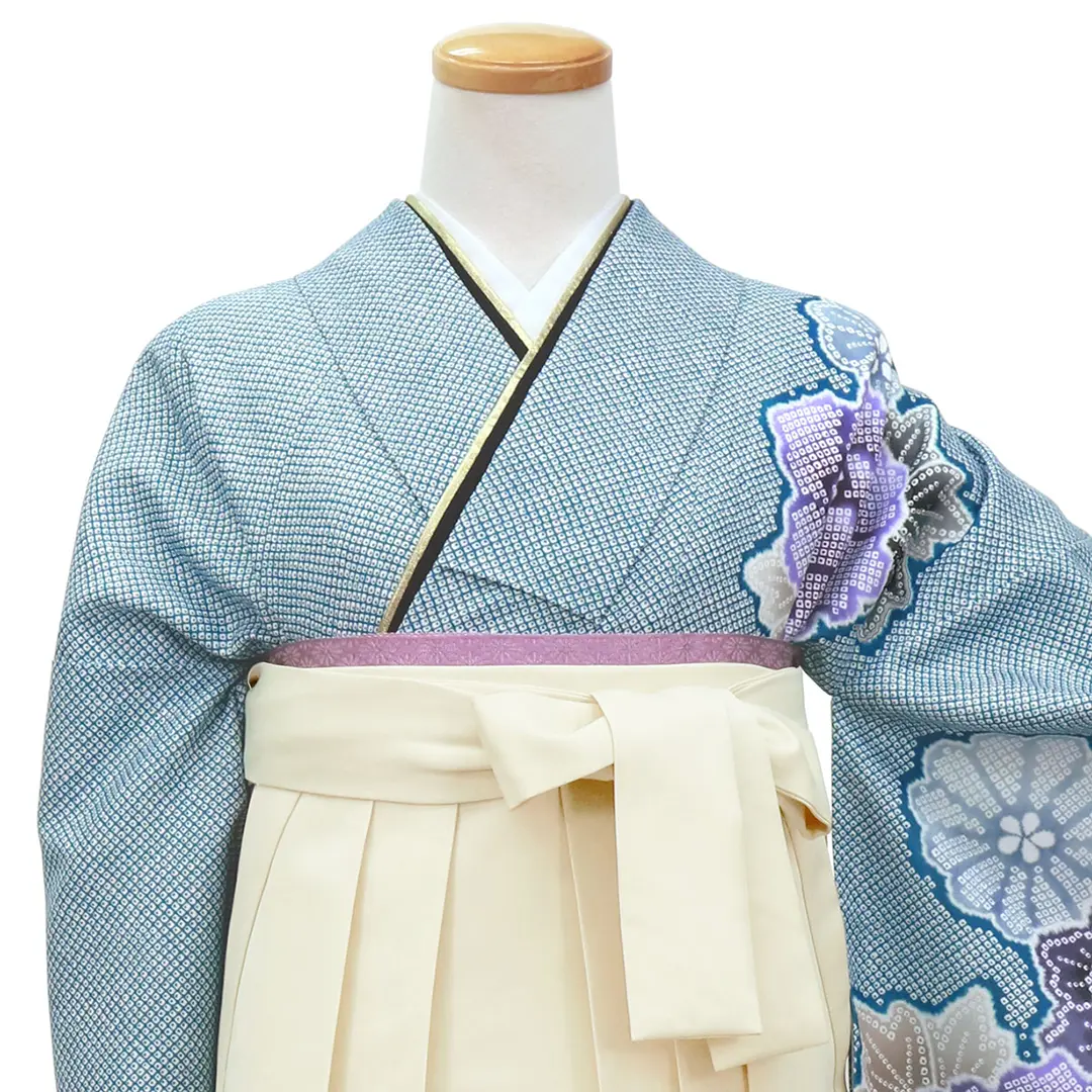 青地に疋田牡丹・アイボリー袴（無地）（二尺袖）／卒業式 正面詳細