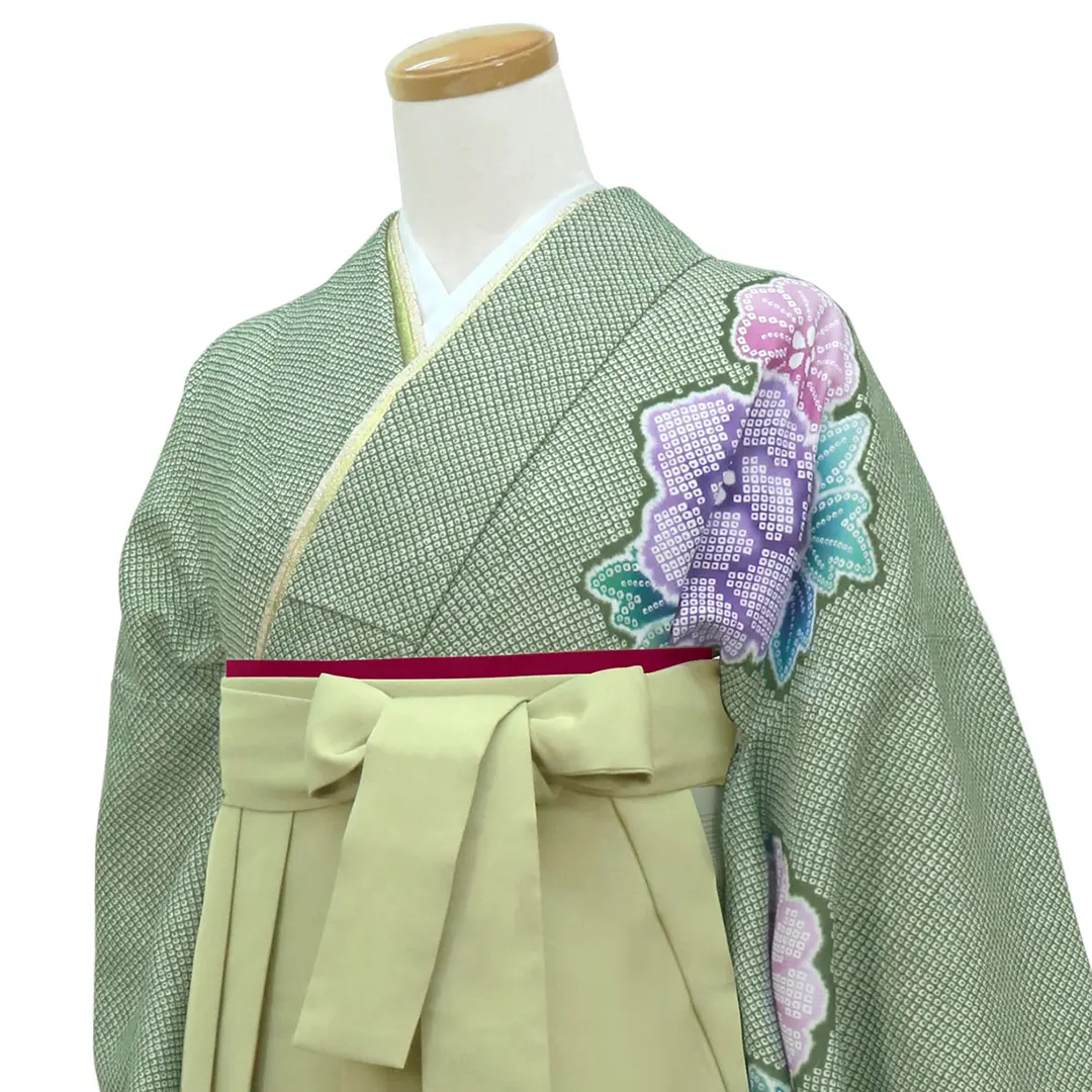 緑地に疋田牡丹・オリーブ袴（無地）（二尺袖）／卒業式 斜め詳細