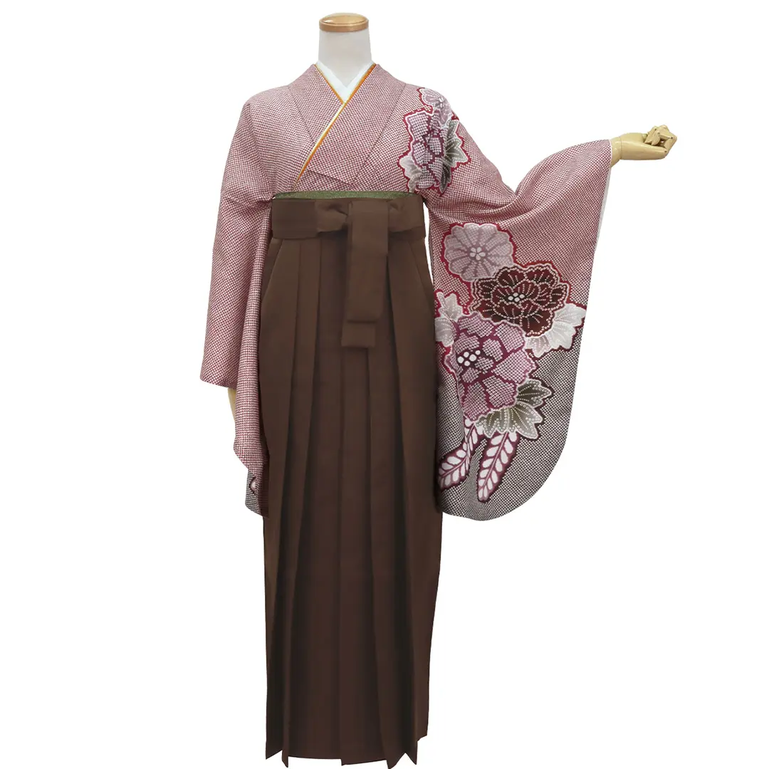 赤地に疋田牡丹・茶色袴（無地）（二尺袖）／卒業式 正面