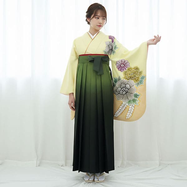 黄色地に疋田牡丹・緑袴（ぼかし） （二尺袖）／卒業式 | 宅配着物