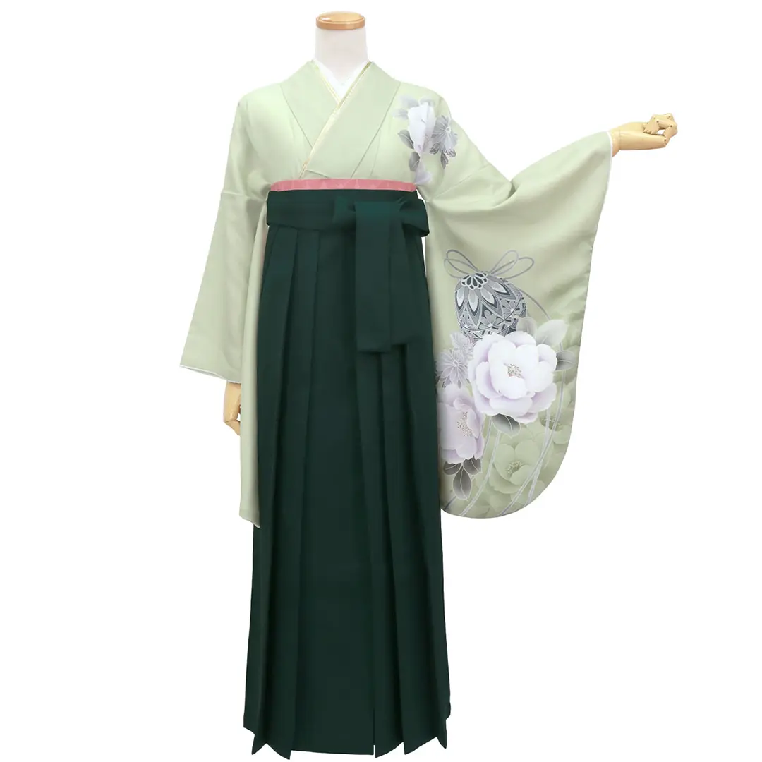 薄緑地に鈴と牡丹・深緑袴（無地） （二尺袖）／卒業式 | 宅配着物