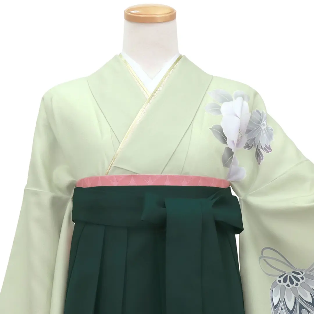 薄緑地に鈴と牡丹・深緑袴（無地） （二尺袖）／卒業式 | 宅配着物
