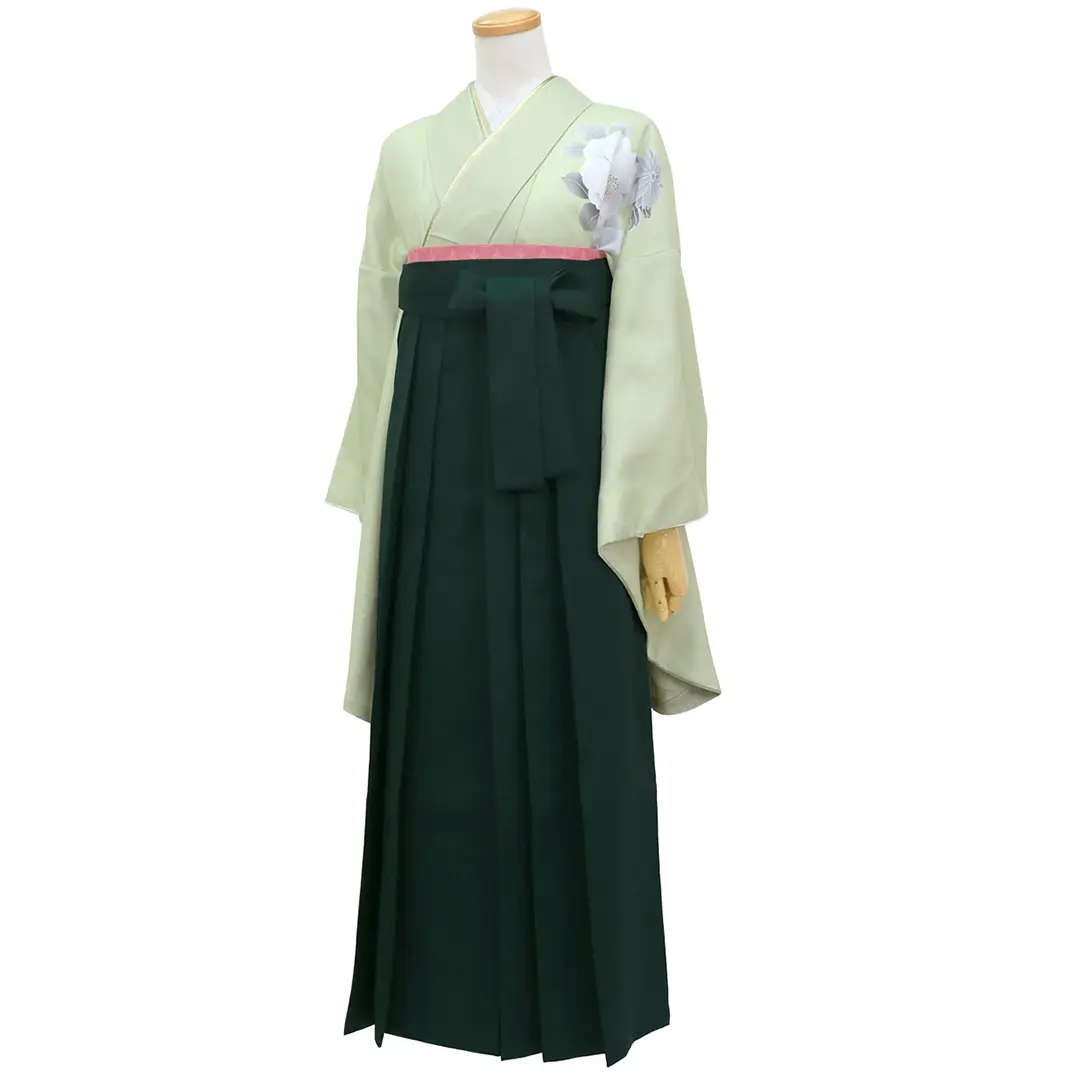 薄緑地に鈴と牡丹・深緑袴（無地） （二尺袖）／卒業式 | 宅配着物