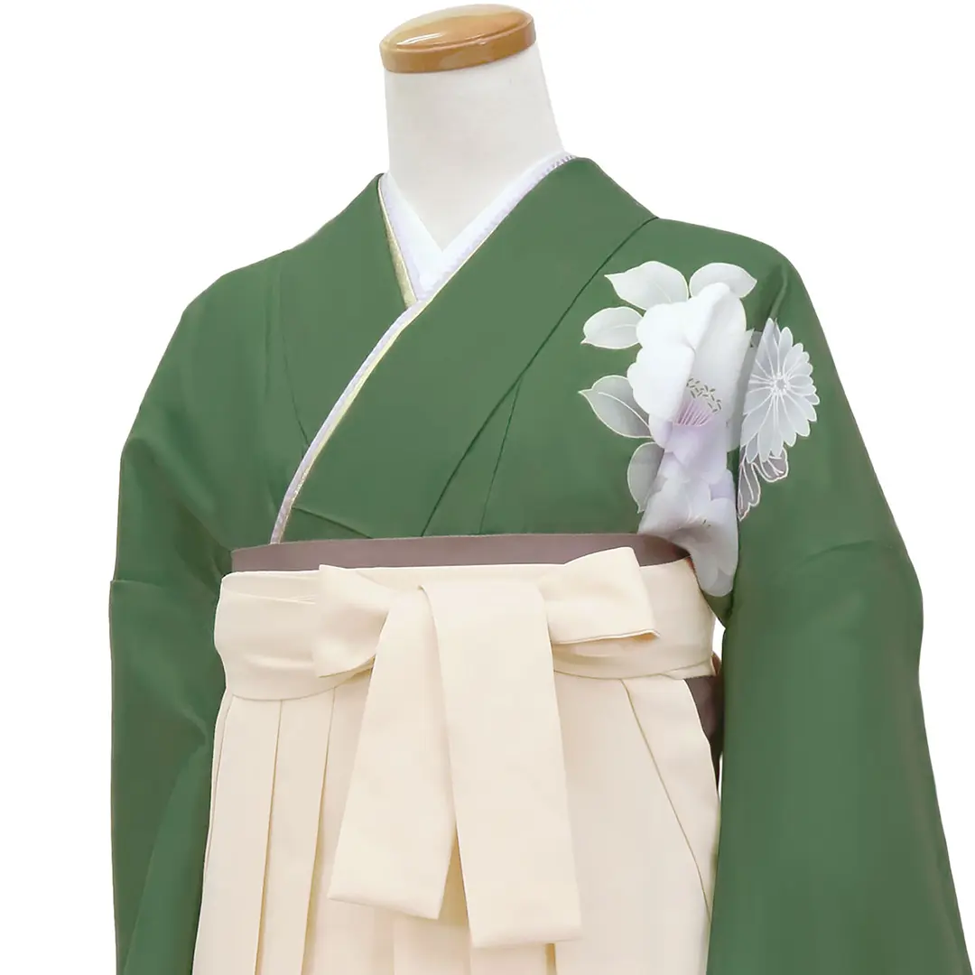 抹茶地に鈴と牡丹・アイボリー袴（無地）（二尺袖）／卒業式 斜め詳細