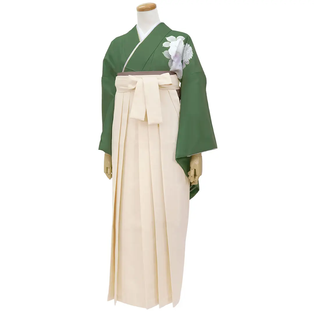 抹茶地に鈴と牡丹・アイボリー袴（無地）（二尺袖）／卒業式 斜め