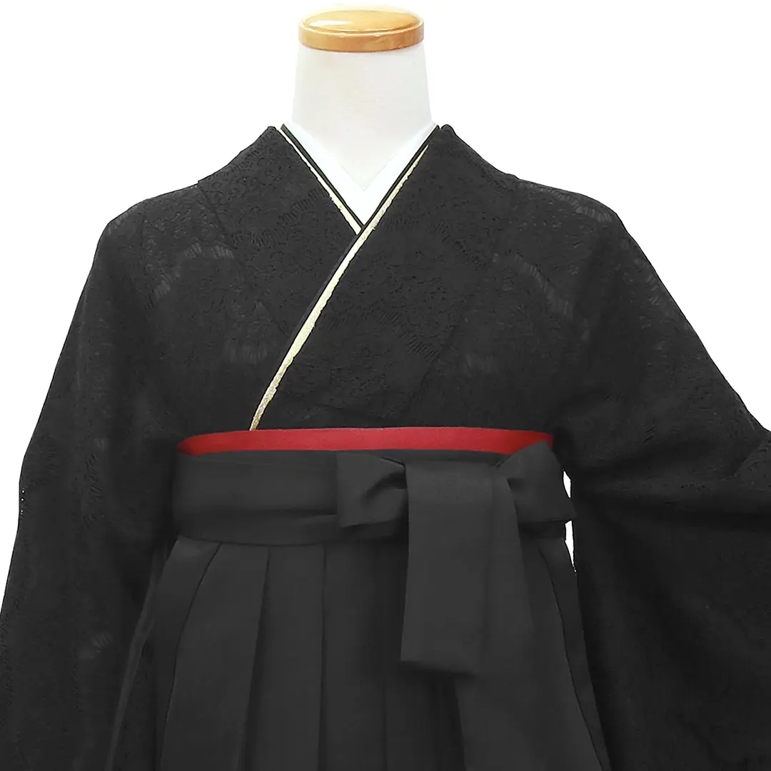黒レースの振袖・黒袴（無地） （振袖）／卒業式／正面詳細