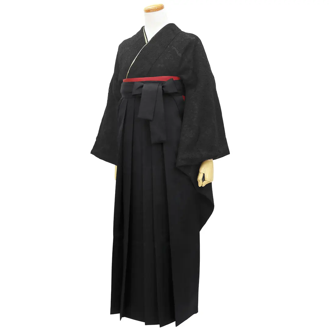黒レースの振袖・黒袴（無地） （振袖）／卒業式／斜め