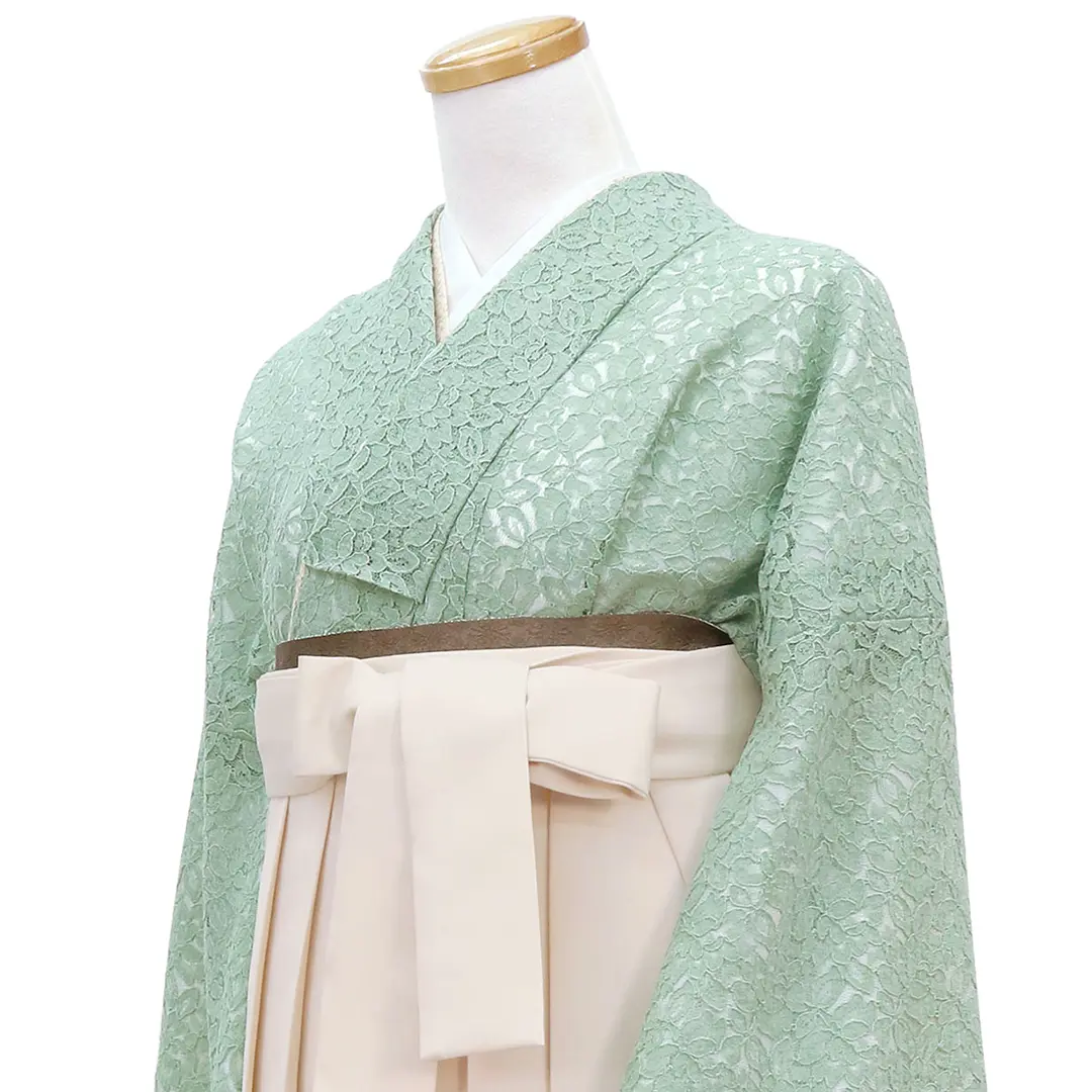 ミントグリーンのレースの振袖・アイボリー袴（無地） （振袖）／卒業