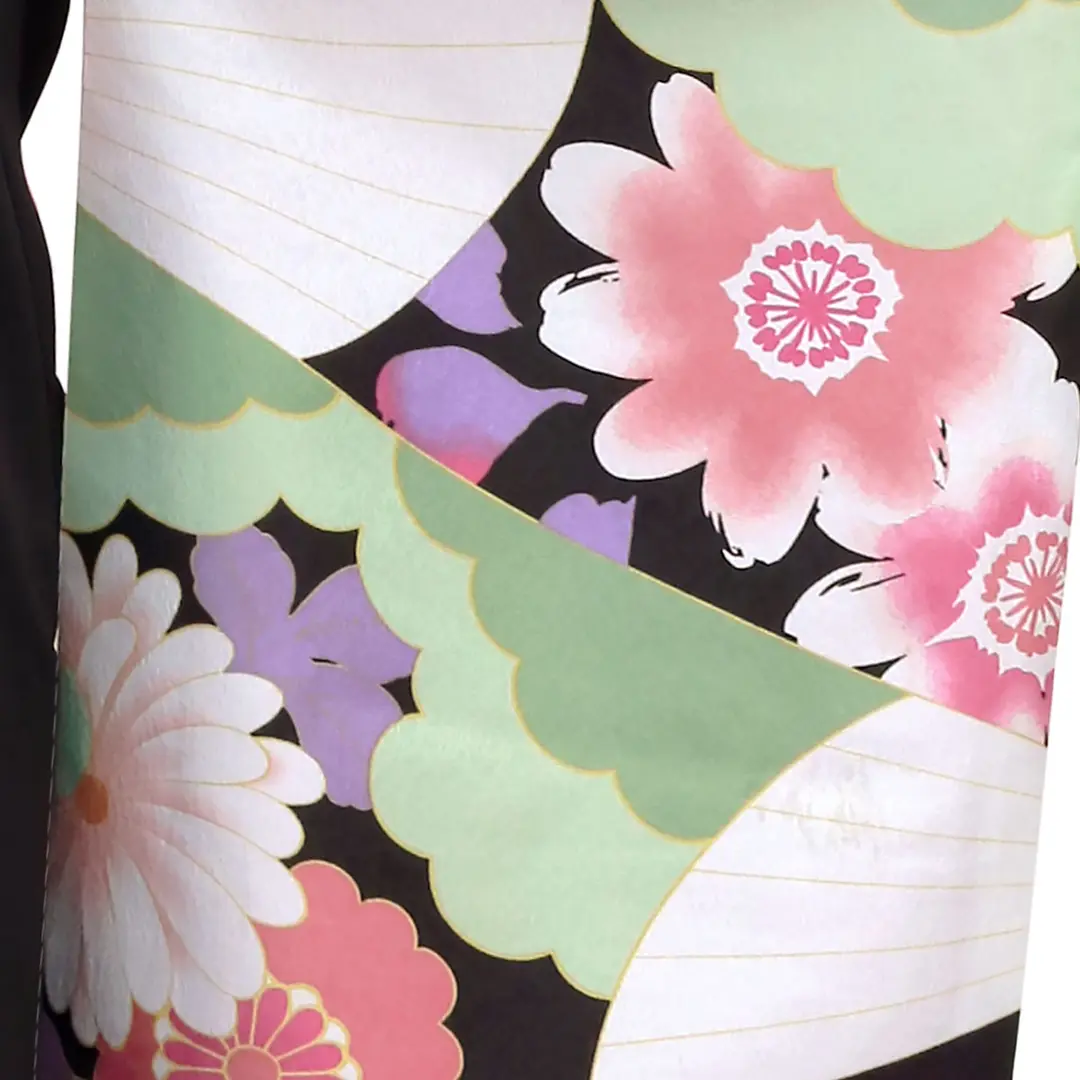 黒地の幾何学模様に菊・黒袴（無地） （振袖）／卒業式／柄詳細