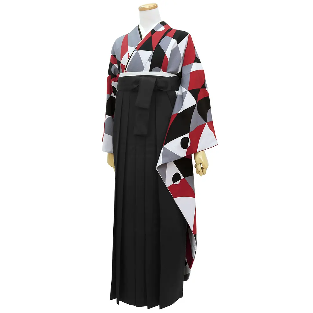 黒と赤の幾何学模様・黒袴（無地） （振袖）／卒業式／斜め