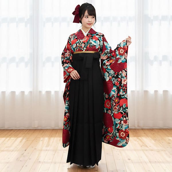 黒地に芍薬と洋花・黒袴（無地） （振袖）／卒業式 | 宅配着物レンタル