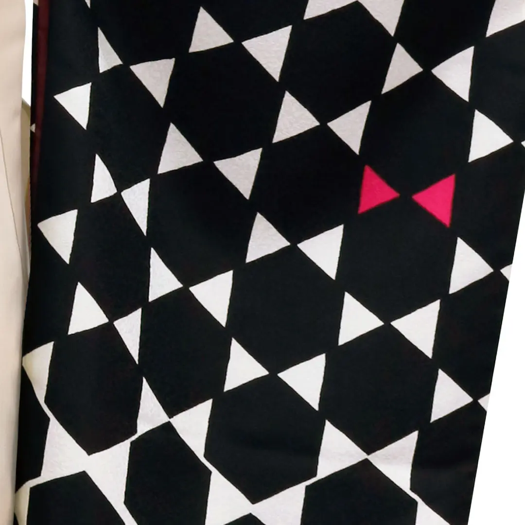 白地に黒の籠目紋・アイボリー袴（無地） （振袖）／卒業式／柄詳細