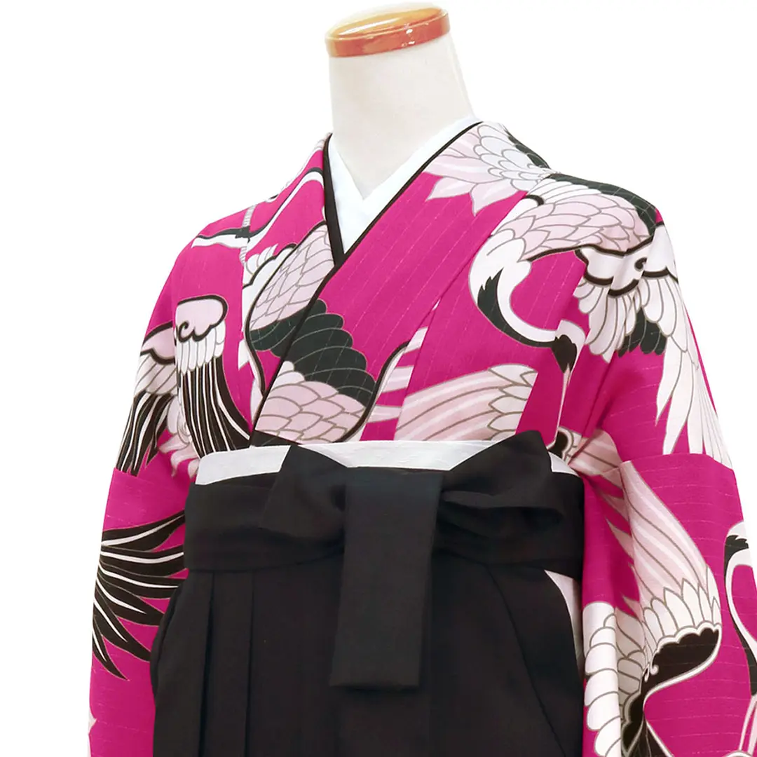 マゼンダピンク地に鶴文・黒袴（無地） （振袖）／卒業式 | 宅配着物