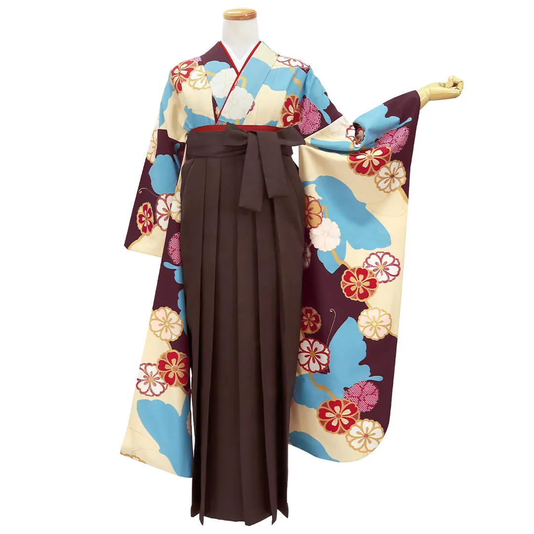 クリームと茶色地に蝶と桜・茶袴（無地）（振袖）／卒業式／正面
