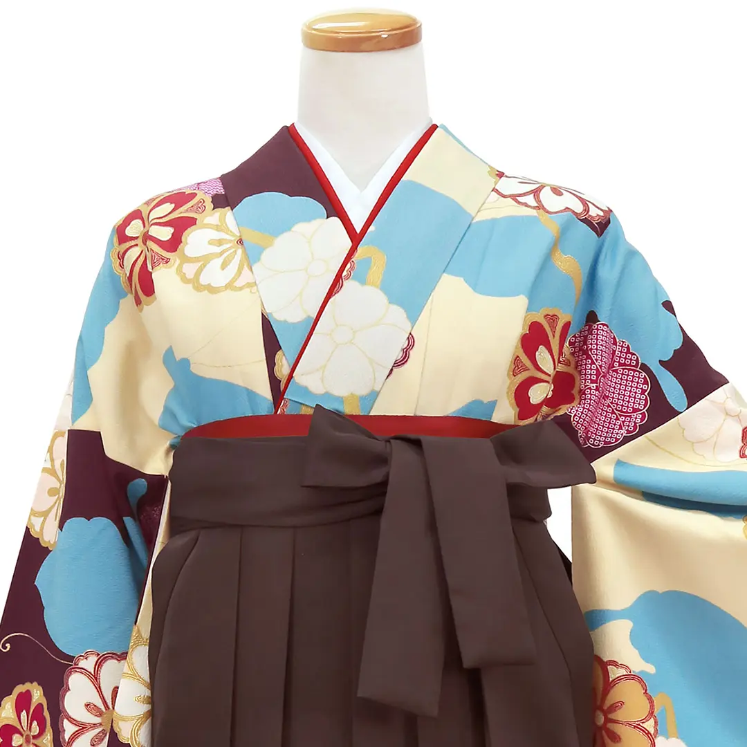 クリームと茶色地に蝶と桜・茶袴（無地）（振袖）／卒業式／正面詳細