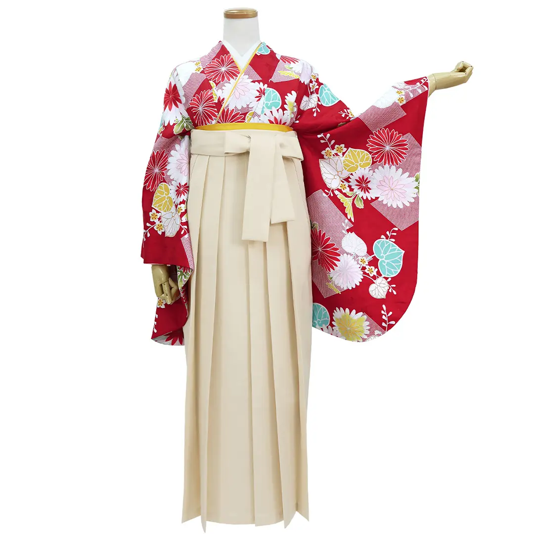 赤地に菊と葵・アイボリー袴（無地） （二尺袖）／卒業式／正面