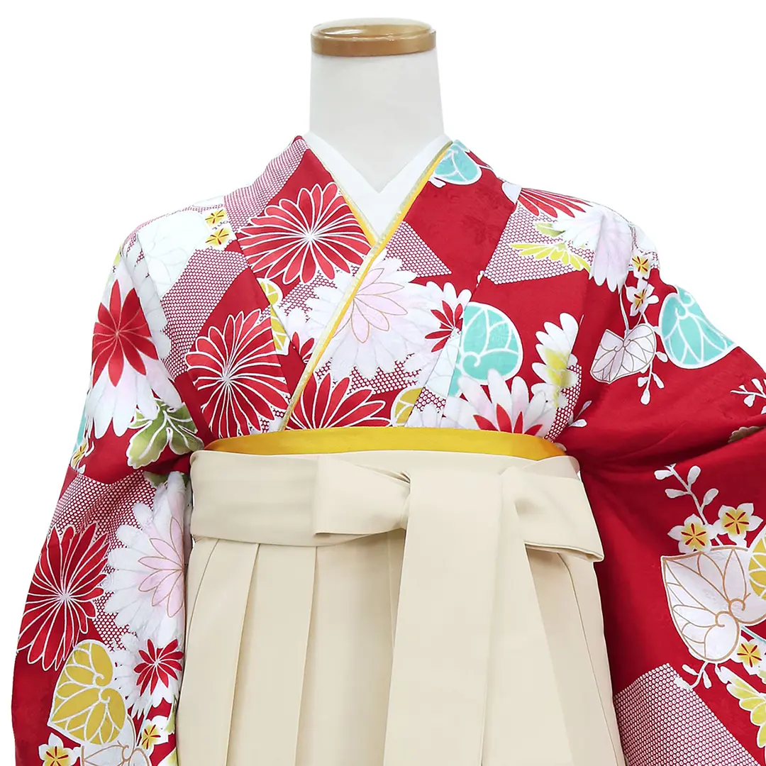 赤地に菊と葵・アイボリー袴（無地） （二尺袖）／卒業式／正面詳細