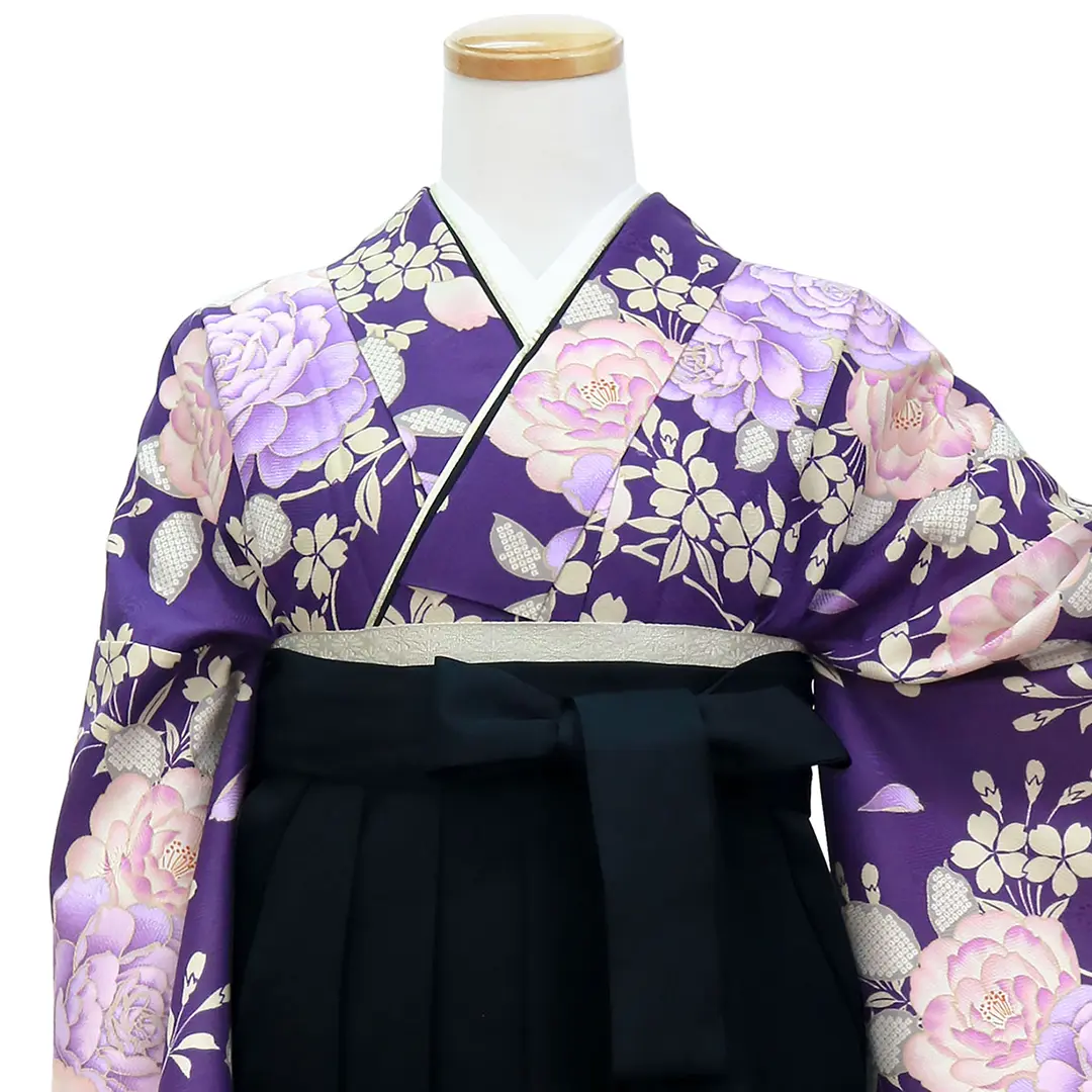 紫地に牡丹と桜文・黒袴（無地） （二尺袖）／卒業式 | 宅配着物