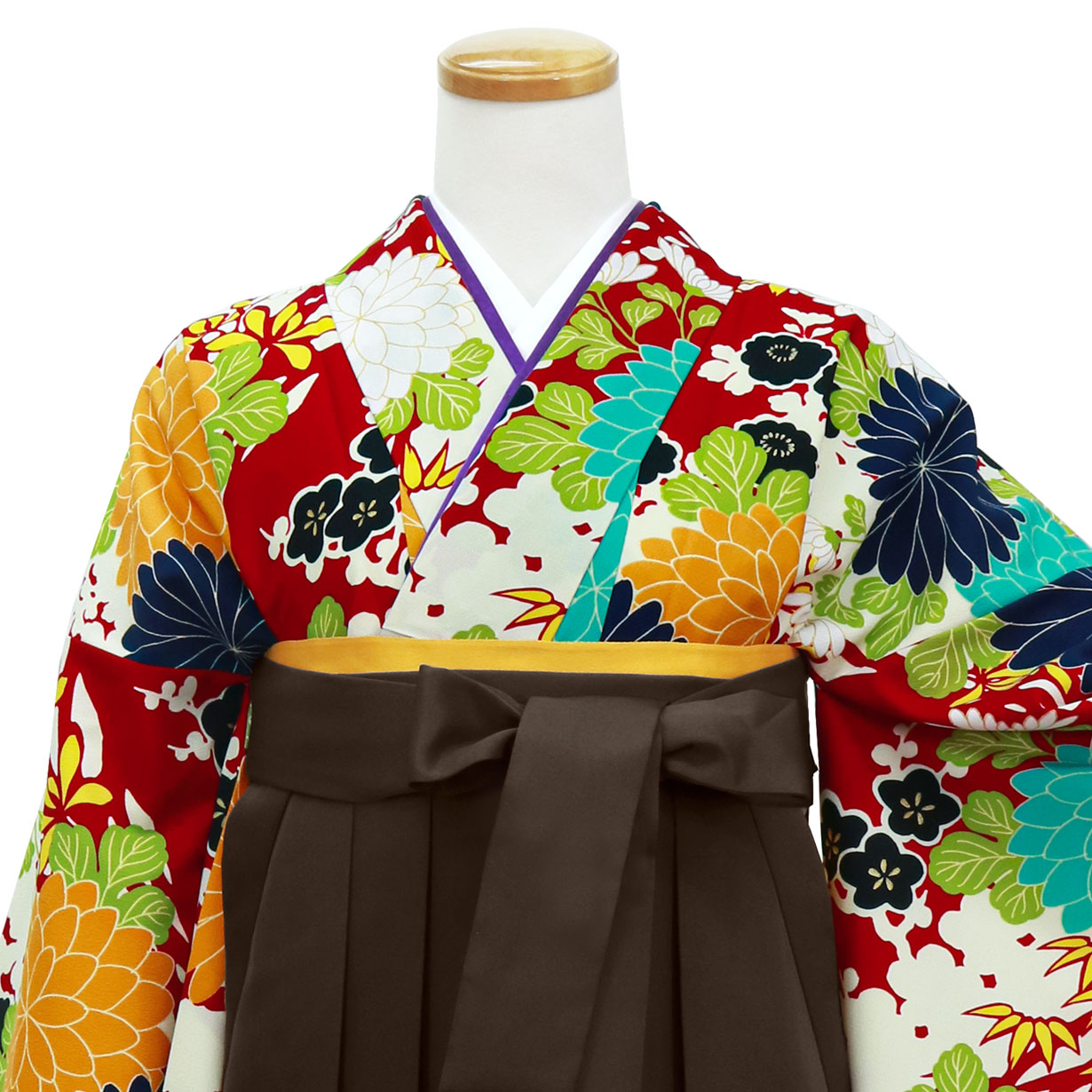 赤地にむじな菊・茶色袴（無地） （振袖）／卒業式