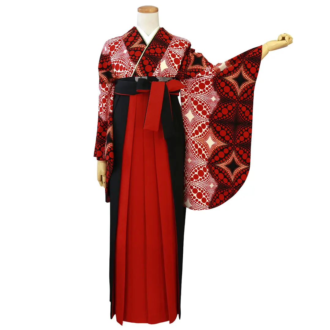 クリームと黒地に水玉の七宝文・赤黒袴（切り替え） （二尺袖）／卒業式／正面