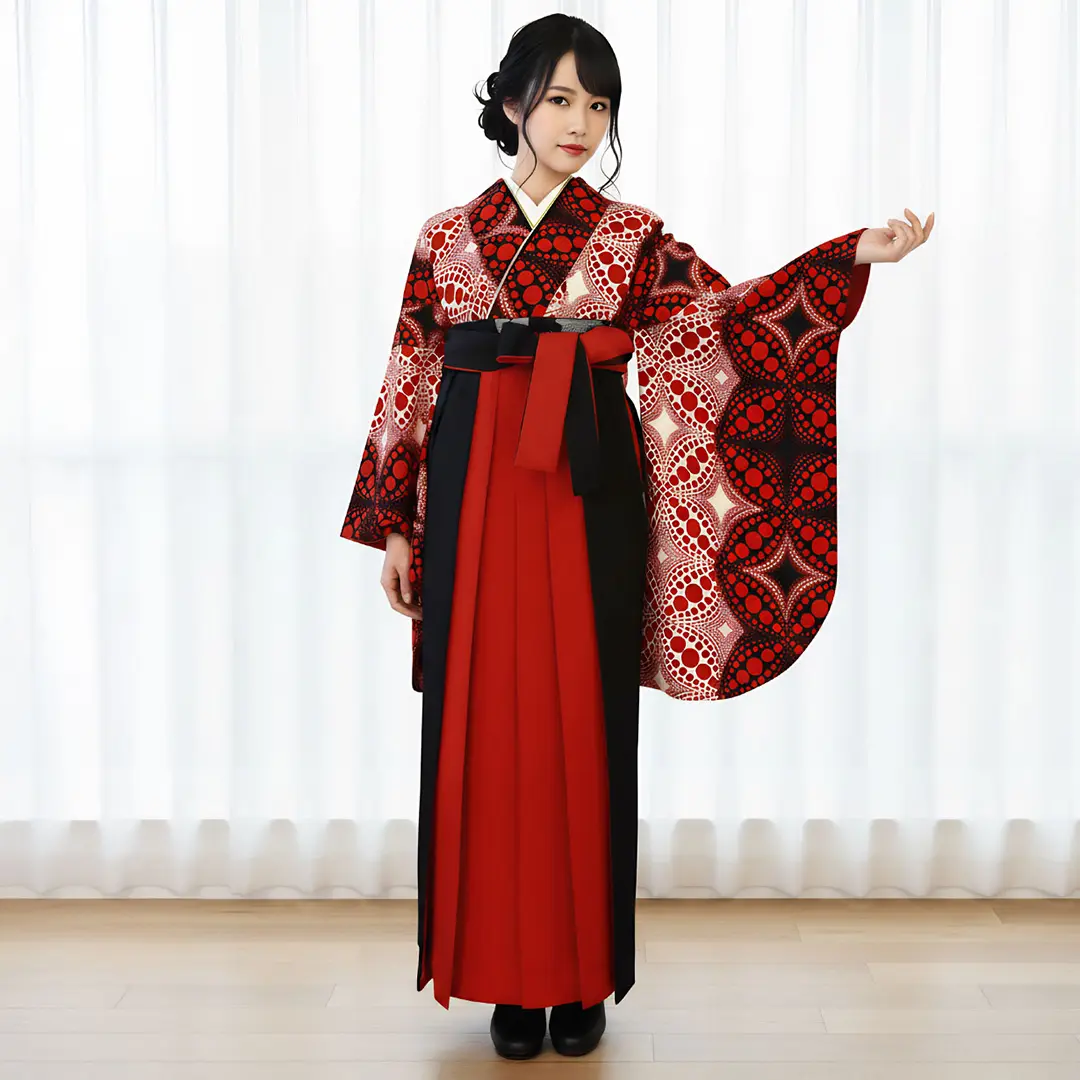 クリームと黒地に水玉の七宝文・赤黒袴（切り替え） （二尺袖）／卒業式／斜め／着用イメージ