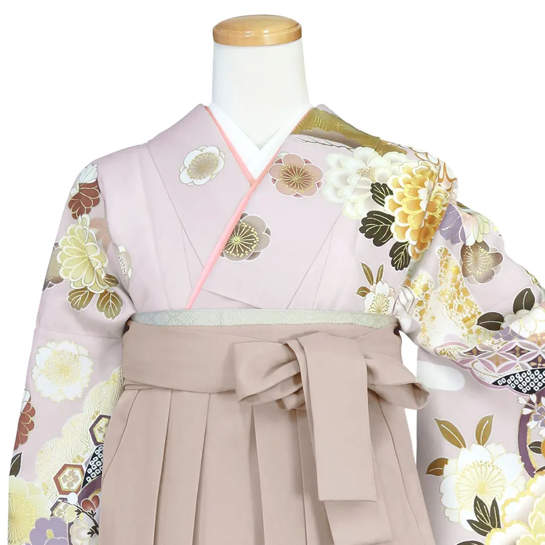 薄紅藤の地に流水と杜若と花・グレージュ袴（無地） （二尺袖）／卒業式／正面詳細