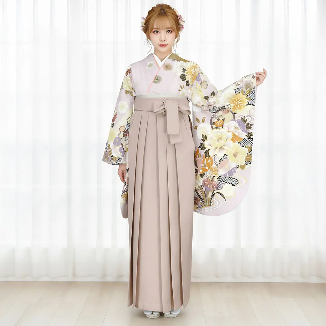 薄紅藤の地に流水と杜若と花・グレージュ袴（無地） （二尺袖）／卒業式／着用イメージ