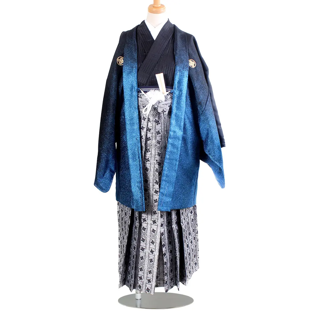 黒地にグラデーション羽織・銀袴（小学生）／卒業式／正面
