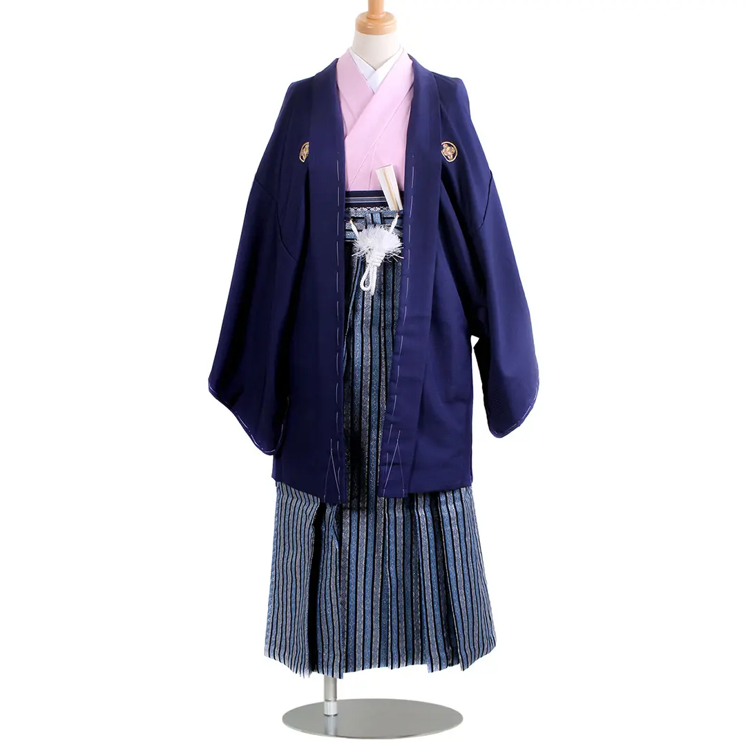 淡桃地に紺羽織・縞袴（小学生）／卒業式／正面