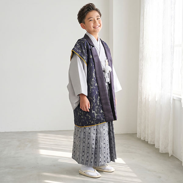 グレー地に陣羽織・幾何学袴（刺繍） （小学生）／卒業式