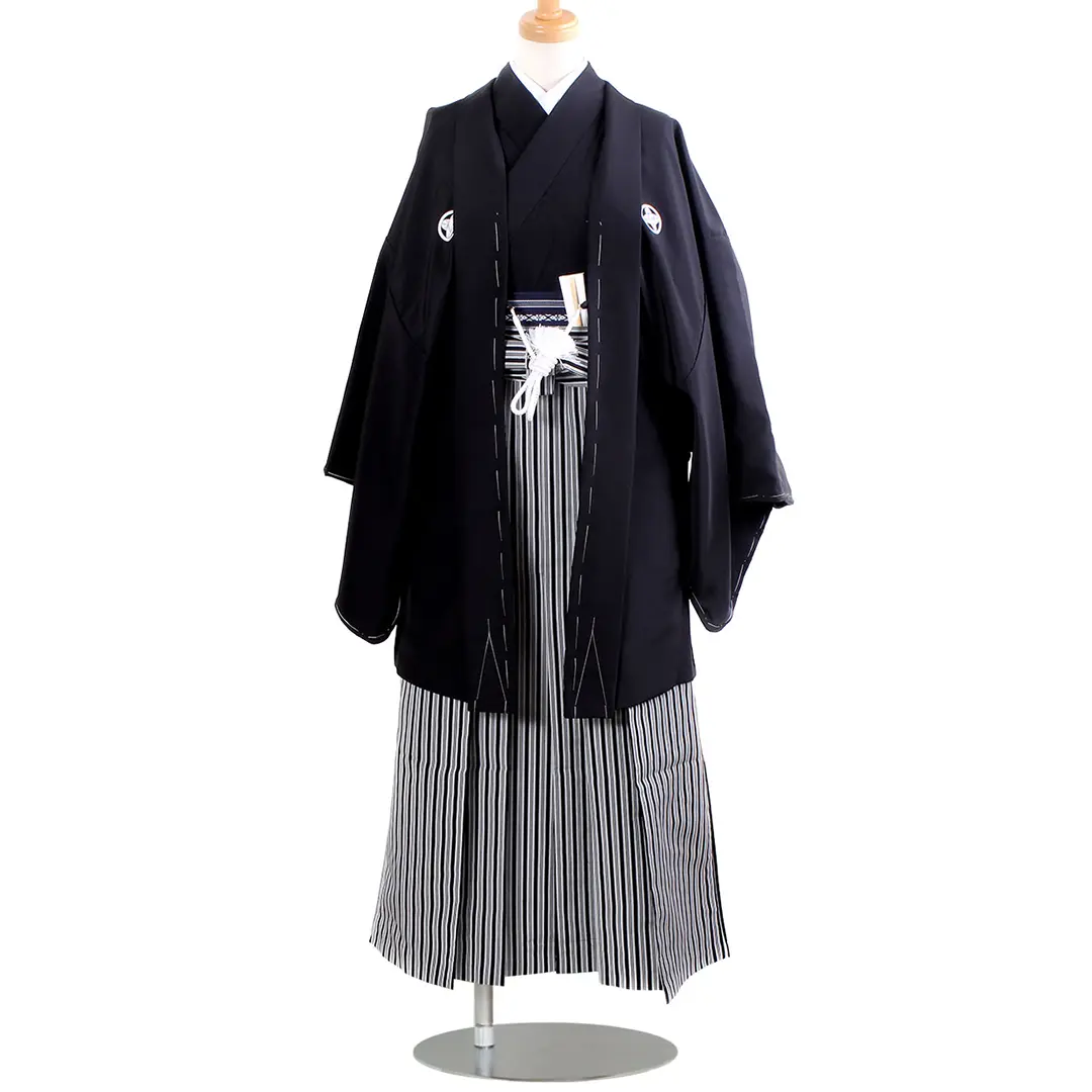 黒紋付・縞袴（小学生）／卒業式／正面