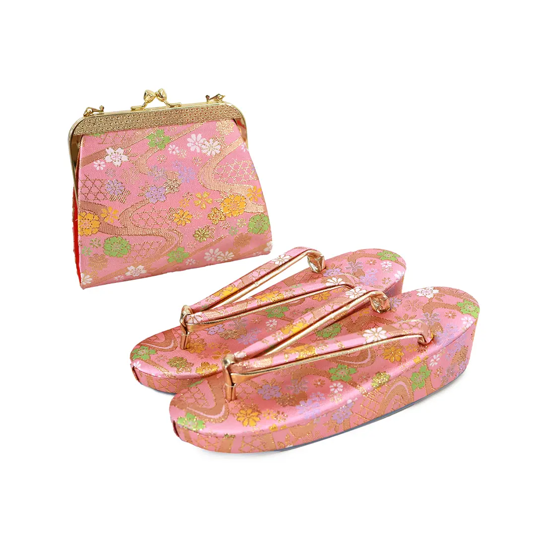 桃色地に桜と鈴の着物／七五三・七歳女の子 草履バッグ