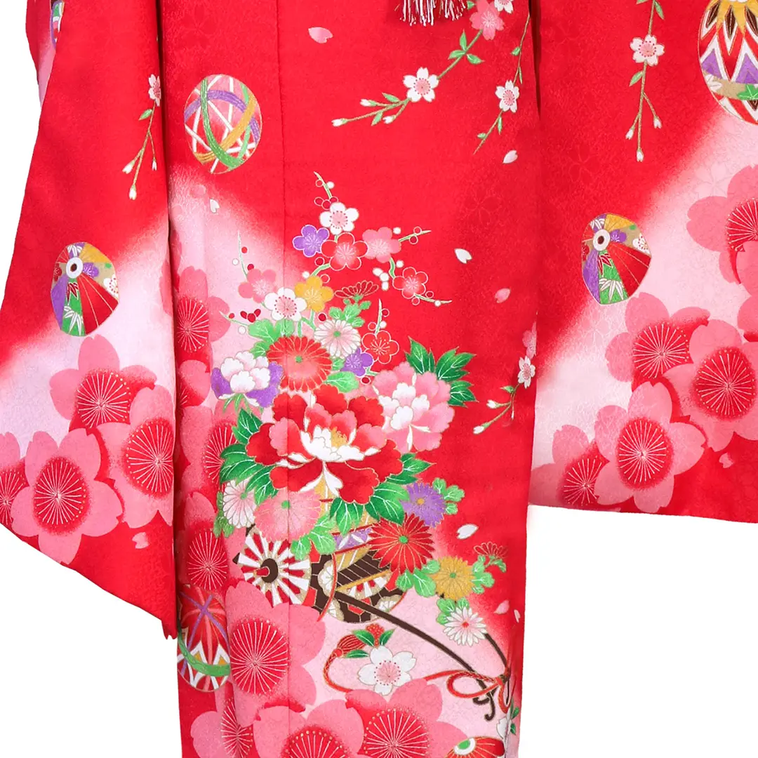 赤地に花車の着物／七五三・七歳女の子／裾詳細