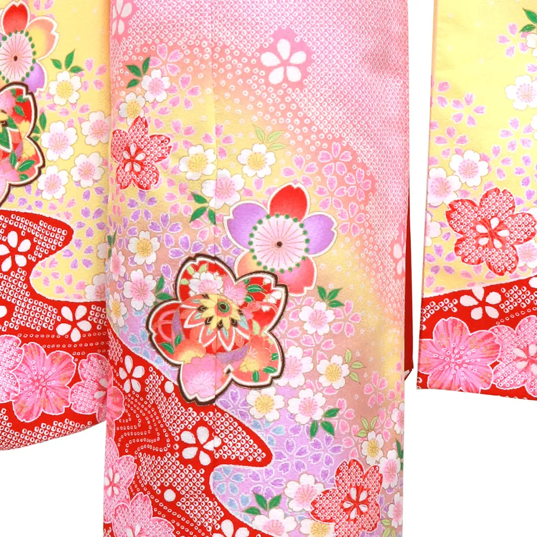 ピンクに桜と手鞠の着物／七五三・七歳女の子／裾詳細