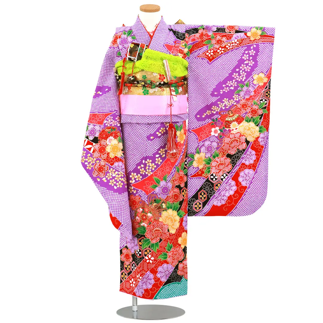 紫地に疋田（ひった）の熨斗、椿の着物／七五三・七歳女の子／正面