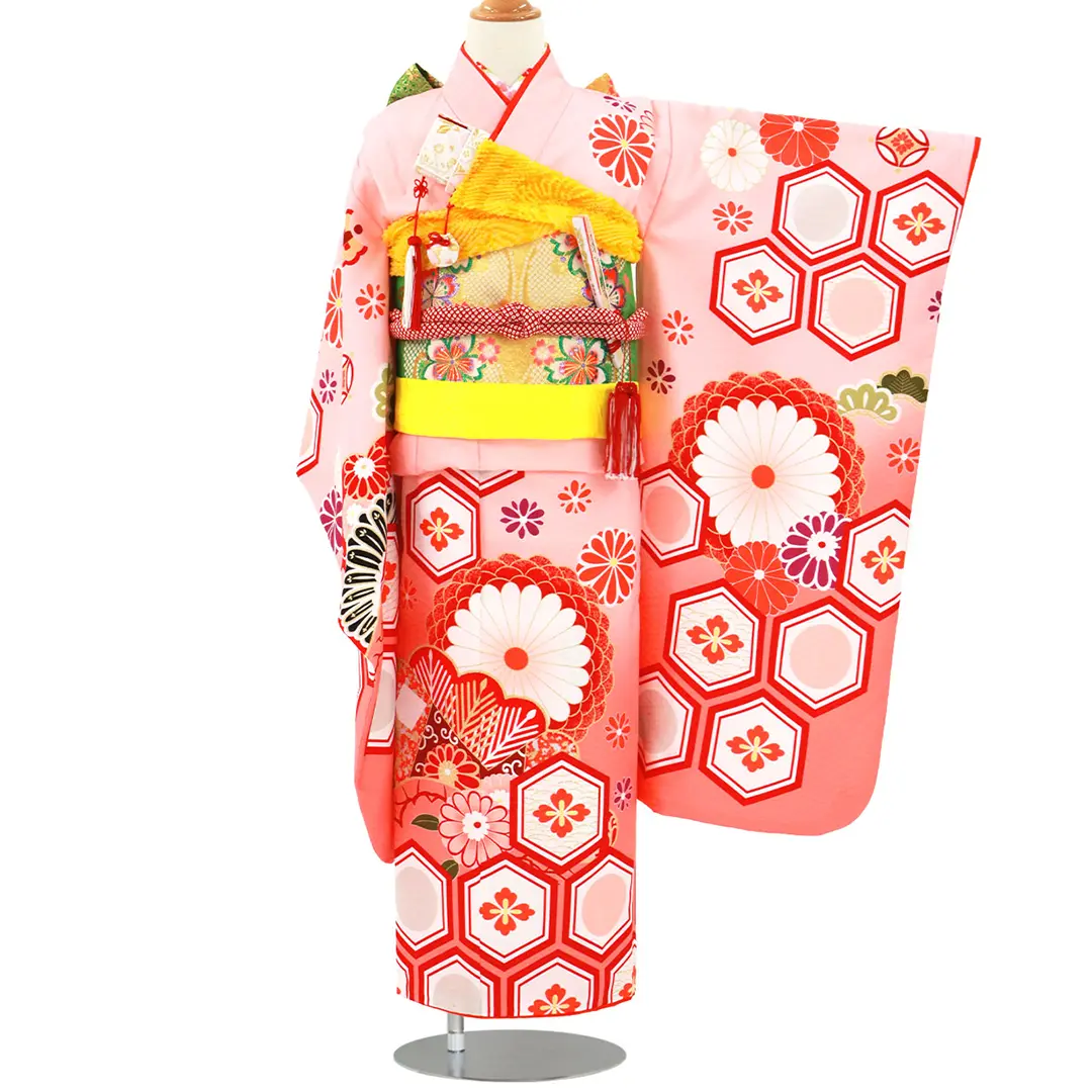ピンク地に菊と亀甲花菱文の着物／七五三・七歳女の子 | 宅配着物