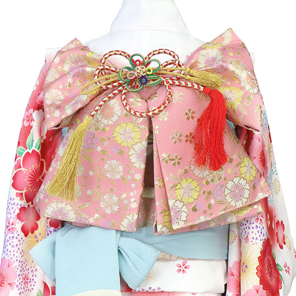 白と赤の地に桜の着物／七五三・七歳女の子