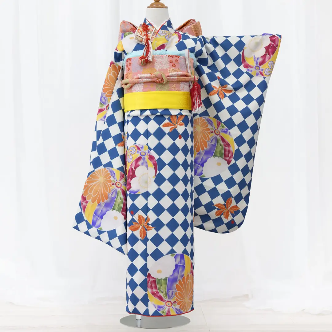青のダイヤに鞠の着物／七五三・七歳女の子／正面