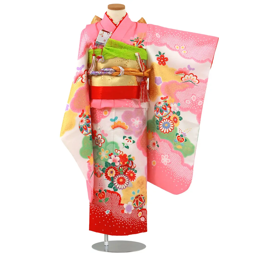 ピンク地に疋田と四季花の着物／七五三・七歳女の子／正面