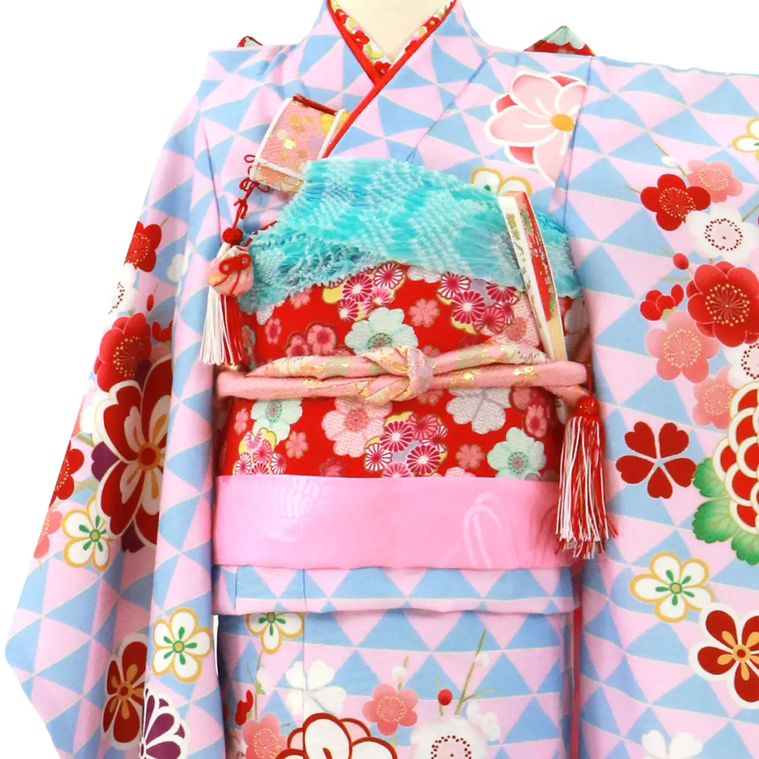 ピンクと水色のレトロなウロコ紋の着物／七五三・七歳女の子 | 宅配