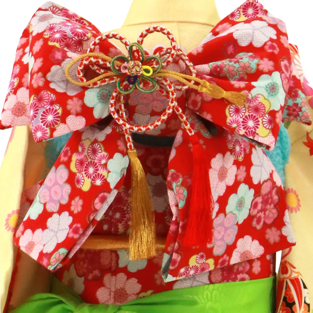 クリームとオレンジ地に鞠と菊の着物／七五三・七歳女の子 | 宅配着物